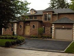 Pre-foreclosure Listing in FARM LN ROSLYN HEIGHTS, NY 11577