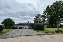 Pre-foreclosure in  CROWN POINT AVE Omaha, NE 68104