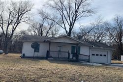 Pre-foreclosure in  DYER ST Waynesville, MO 65583