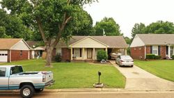 Pre-foreclosure in  BOONEVILLE DR Southaven, MS 38671