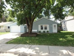 Pre-foreclosure in  HICKORY DR Carpentersville, IL 60110