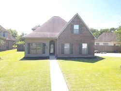 Pre-foreclosure in  HOLLYWOOD PARK DR Geismar, LA 70734