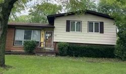 Pre-foreclosure in  THORNBERRY LN Glenview, IL 60025