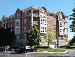 Pre-foreclosure in  POINTE DR UNIT 409 Northbrook, IL 60062