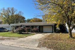 Pre-foreclosure in  ROBERTS RD Franklin, IN 46131