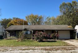 Pre-foreclosure in  ROBERTS RD Franklin, IN 46131