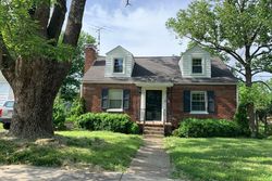 Pre-foreclosure Listing in W WALKUP AVE CARBONDALE, IL 62901