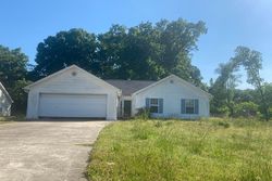 Pre-foreclosure in  CHIMNEY HOUSE LN Gillsville, GA 30543