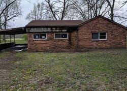 Pre-foreclosure in  RENOIS LN East Saint Louis, IL 62206