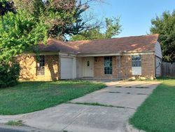 Pre-foreclosure in  STRAWBERRY WAY Fort Worth, TX 76137