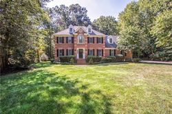Pre-foreclosure in  RIVERS BEND RD Chester, VA 23836