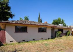 Pre-foreclosure Listing in W WAYSIDE DR DINUBA, CA 93618