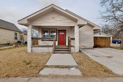 Pre-foreclosure in  E ARLINGTON AVE Fort Worth, TX 76104
