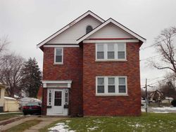 Pre-foreclosure in  15TH ST Rockford, IL 61104