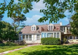 Pre-foreclosure in  MERRICK RD Massapequa, NY 11758