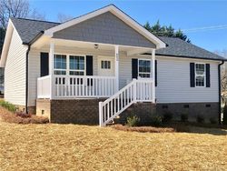 Pre-foreclosure in  NOLES DR Mount Holly, NC 28120