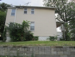 Pre-foreclosure in  HILDRETH AVE Columbus, OH 43203