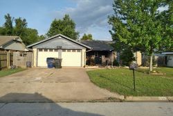 Pre-foreclosure in  ORCHARD DR Chickasha, OK 73018