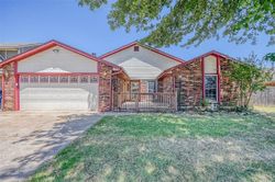Pre-foreclosure in  TUMBLEWEED DR Yukon, OK 73099