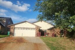 Pre-foreclosure in  TUMBLEWEED DR Yukon, OK 73099
