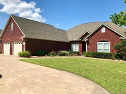 Pre-foreclosure in  LAKEVIEW DR Cushing, OK 74023