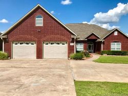 Pre-foreclosure in  LAKEVIEW DR Cushing, OK 74023