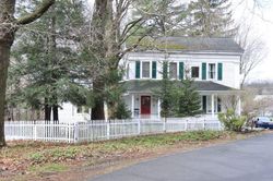 Pre-foreclosure Listing in PARK PL HAWLEY, PA 18428