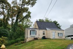 Pre-foreclosure in  ASCENSION DR W West Mifflin, PA 15122