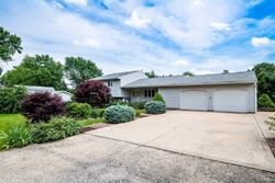 Pre-foreclosure in  GLENMAR DR Pekin, IL 61554