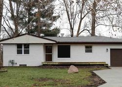 Pre-foreclosure in  OAKWOOD RD East Peoria, IL 61611