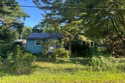 Pre-foreclosure Listing in 12TH AVE HALIFAX, MA 02338
