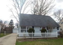 Pre-foreclosure in  HANOVER ST Cuyahoga Falls, OH 44221