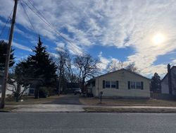  E Oak St, Millville NJ
