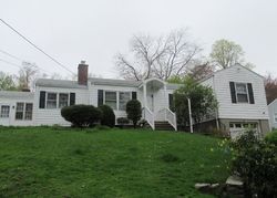 Pre-foreclosure Listing in ENTRANCE RD MILFORD, CT 06460