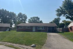 Pre-foreclosure in  MORNING GLORY LN Englewood, OH 45322
