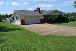 Pre-foreclosure Listing in WALKER ST LICKING, MO 65542