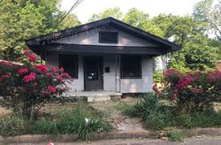 Pre-foreclosure in  NEWTON ST Jackson, MS 39209