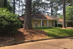 Pre-foreclosure in  NORTHLAKE DR Jackson, MS 39211