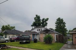 Pre-foreclosure in  HONEYSUCKLE LN Westwego, LA 70094