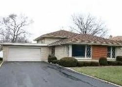 Pre-foreclosure in  W EDGEWOOD RD Palos Heights, IL 60463