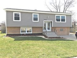 Pre-foreclosure Listing in S 84TH CT HICKORY HILLS, IL 60457