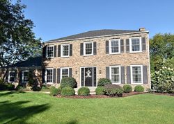 Pre-foreclosure in  SOUTHGATE CRSE Saint Charles, IL 60174