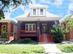 Pre-foreclosure in  W OAKDALE AVE Chicago, IL 60641