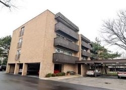 Pre-foreclosure Listing in TANGLEWOOD DR APT 2D GLENVIEW, IL 60025