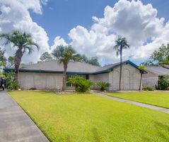 Pre-foreclosure in  MEADOW LN Dickinson, TX 77539