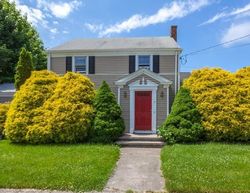 Pre-foreclosure in  OAK TER Stratford, CT 06614