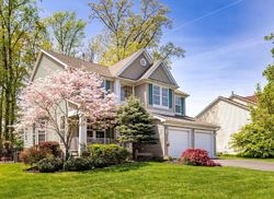 Pre-foreclosure in  LENAPE LN Burlington, NJ 08016