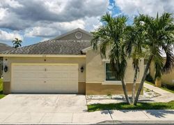 Pre-foreclosure in  W RIVERBEND DR Fort Lauderdale, FL 33326