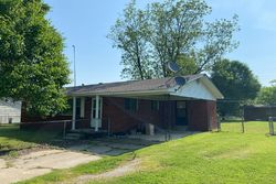 Pre-foreclosure in  N GREGORY LN Corning, AR 72422