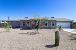 Pre-foreclosure in  E PARADISE LN Phoenix, AZ 85032